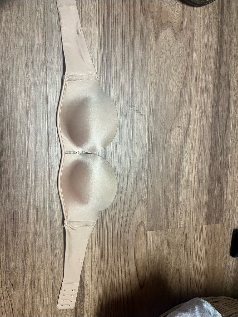 Victoria's Secret BOMBSHELL strapless  Smooth Nude Push-Up Bra - Light Beige